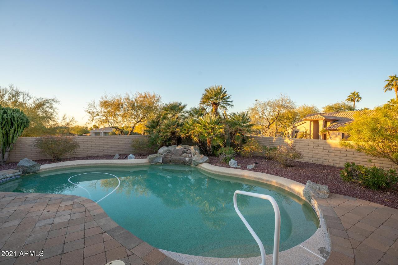 1435 W South Fork Dr., Phoenix, AZ 85045