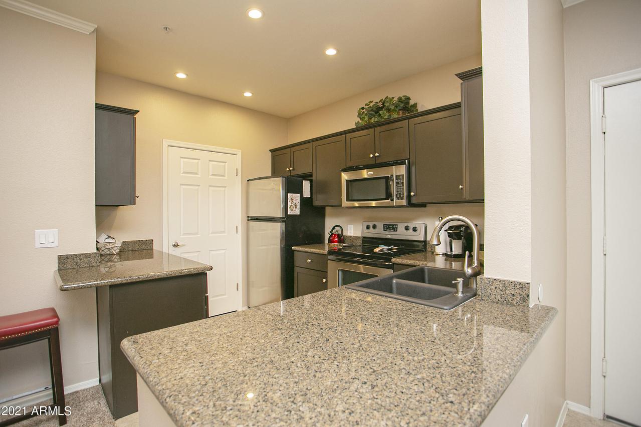 5345 E Van Buren St. #305, Phoenix, AZ 85008