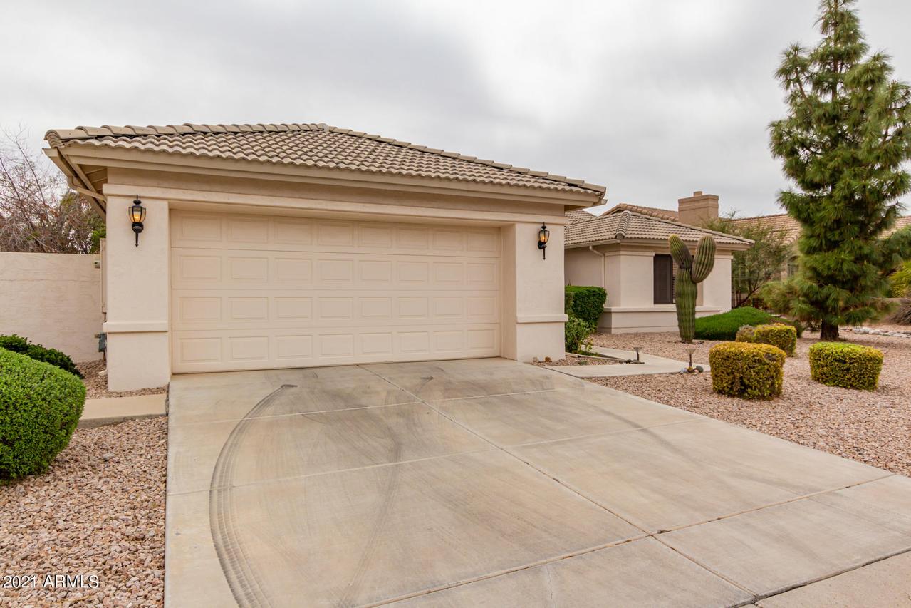 9319 E Champagne Dr., Sun Lakes, AZ 85248