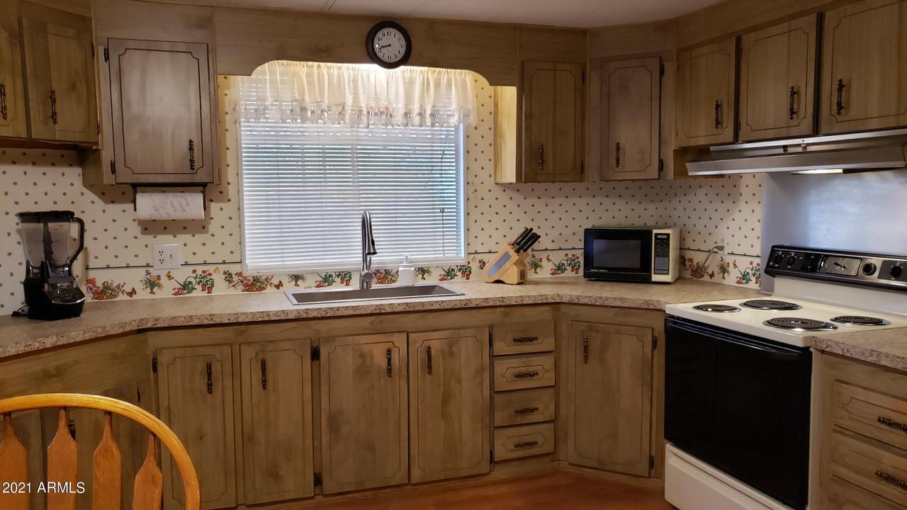 1067 N Meridian Rd., Apache Junction, AZ 85120