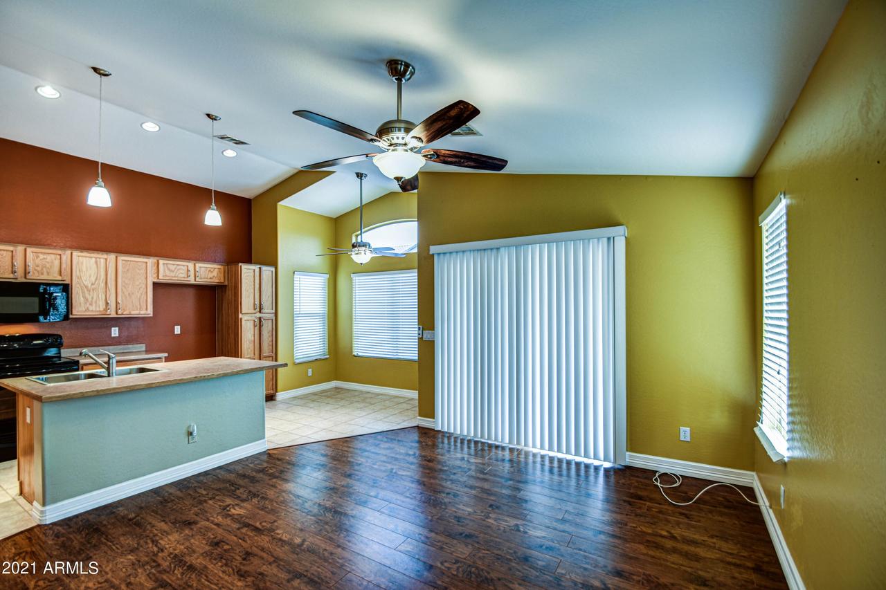1053 S Weaver Dr., Apache Junction, AZ 85120