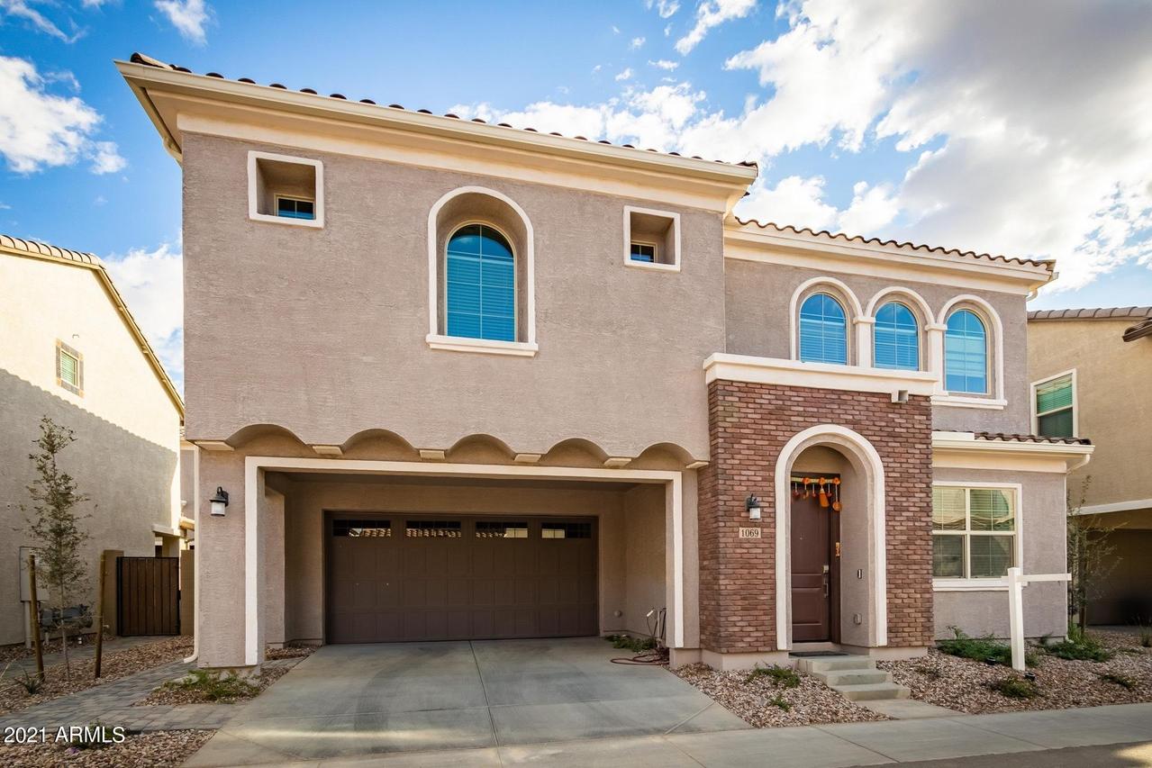 1069 E Sabino Dr., Chandler, AZ 85286