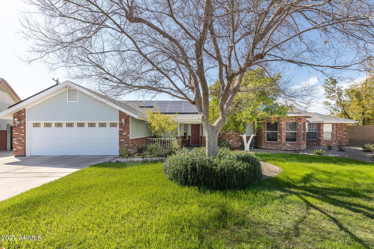 1806 E Jasmine Cir., Mesa, AZ 85203