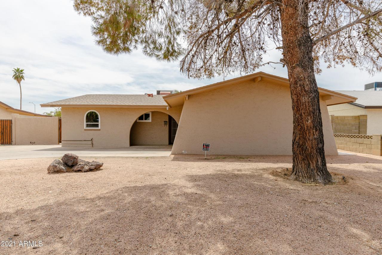 1823 E Brookdale St., Mesa, AZ 85203