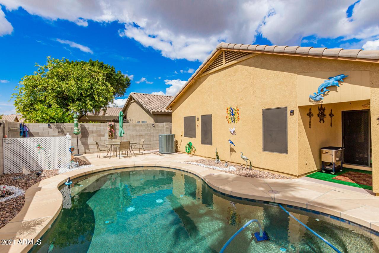 8763 W Laurel Ln., Peoria, AZ 85345