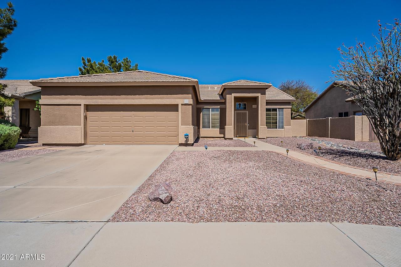 252 E Smoke Tree Rd., Gilbert, AZ 85296