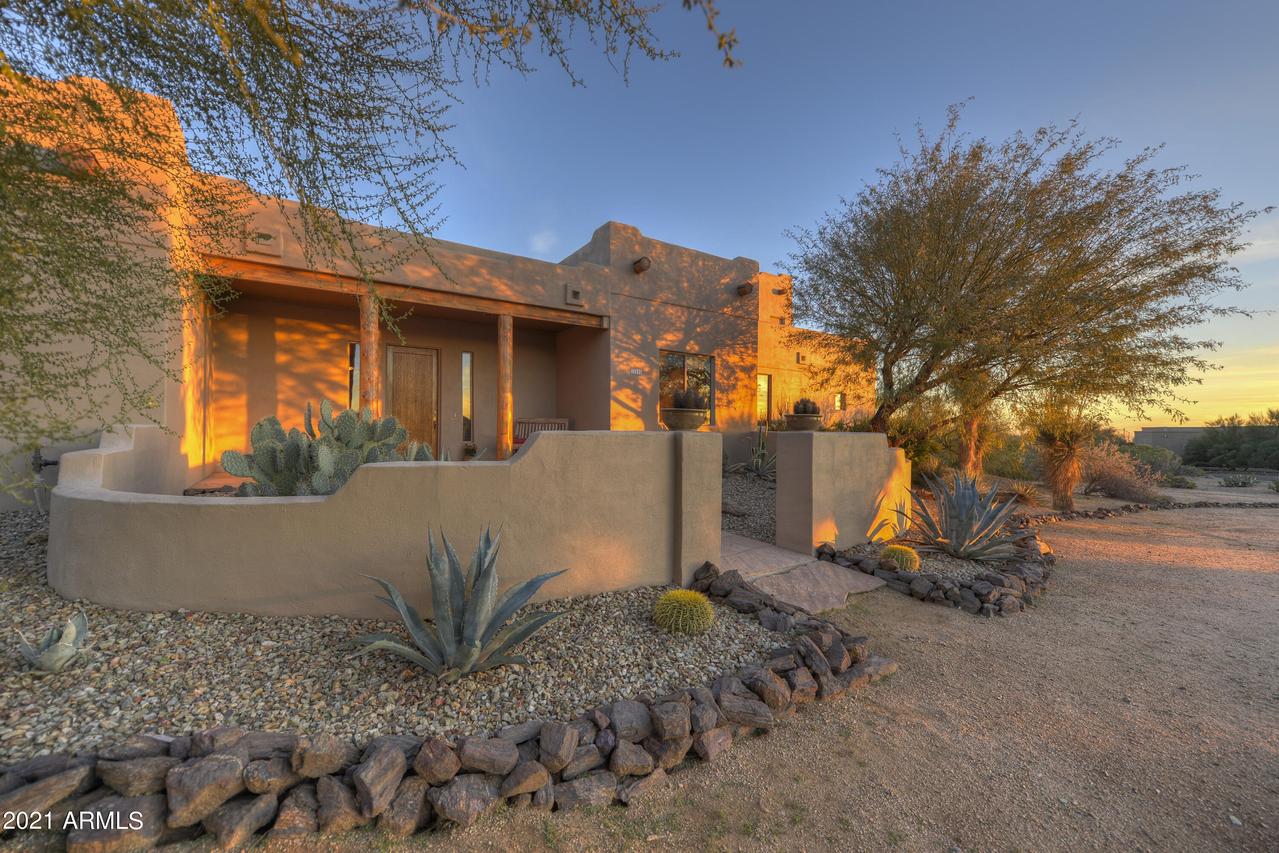 11006 E Santa Fe Tr., Scottsdale, AZ 85262