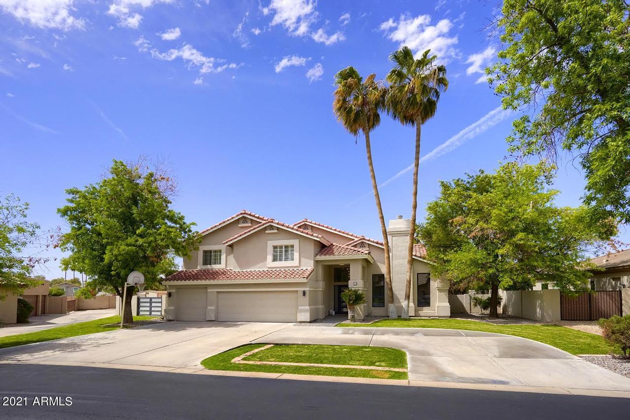 20 E Los Arboles Cir., Tempe, AZ 85284