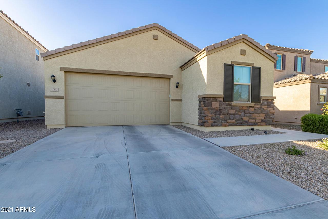 1060 W Canyonlands Ct., San Tan Valley, AZ 85140