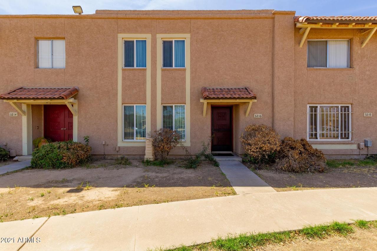 3216 W Echo Ln., Phoenix, AZ 85051