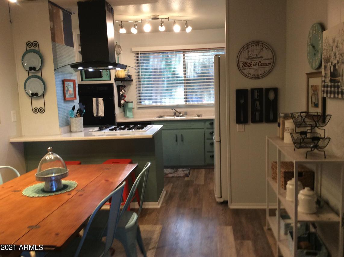 520 W Clarendon Ave. #E17, Phoenix, AZ 85013