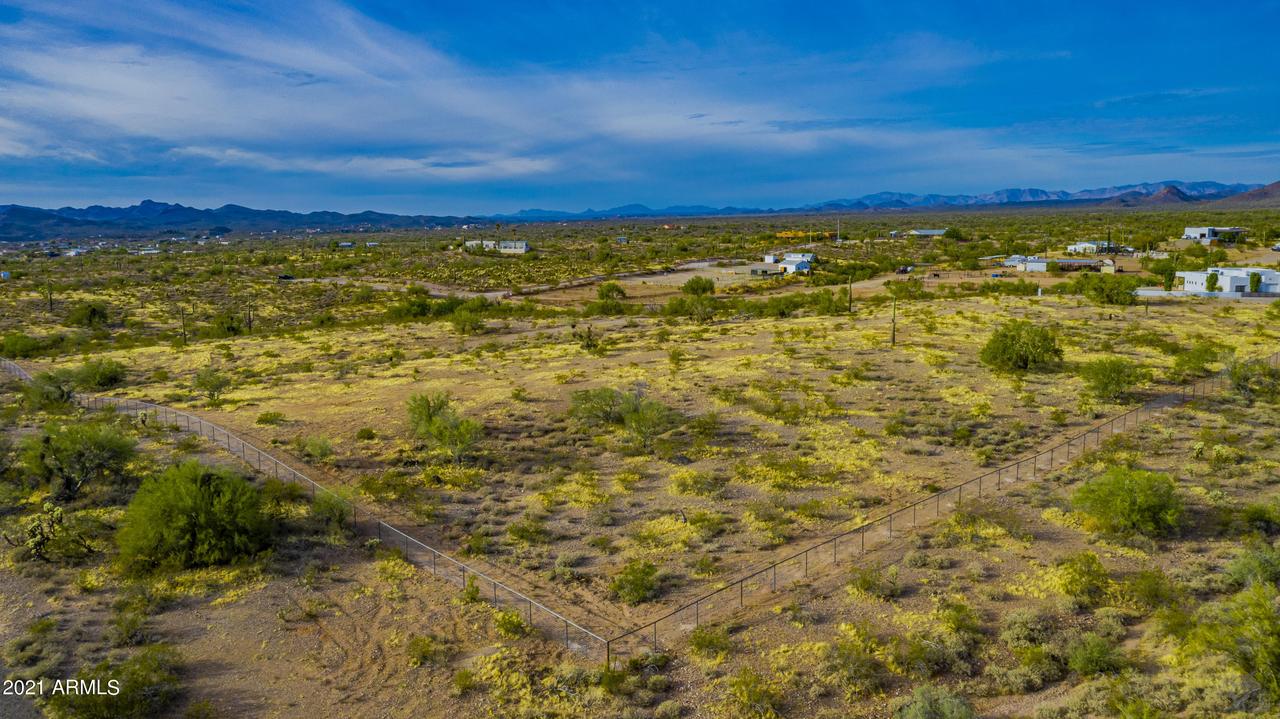 40000 N 253rd Lot 2 Rd. #Q, Morristown, AZ 85342