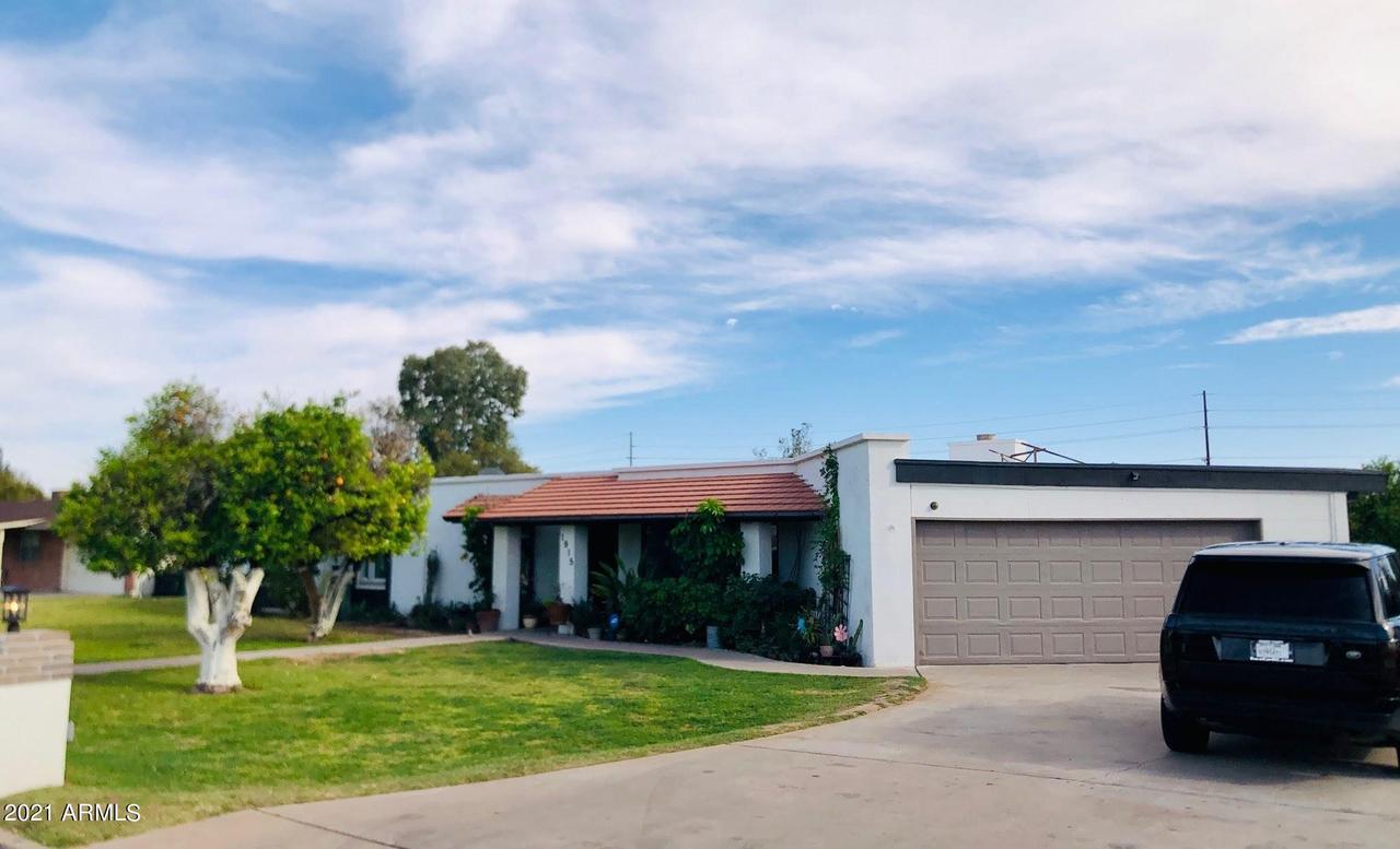 1915 E Glencove St., Mesa, AZ 85203