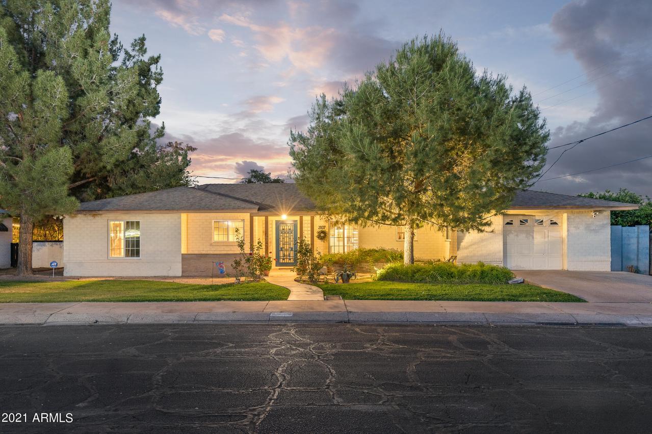 2807 N 11th Ave., Phoenix, AZ 85007