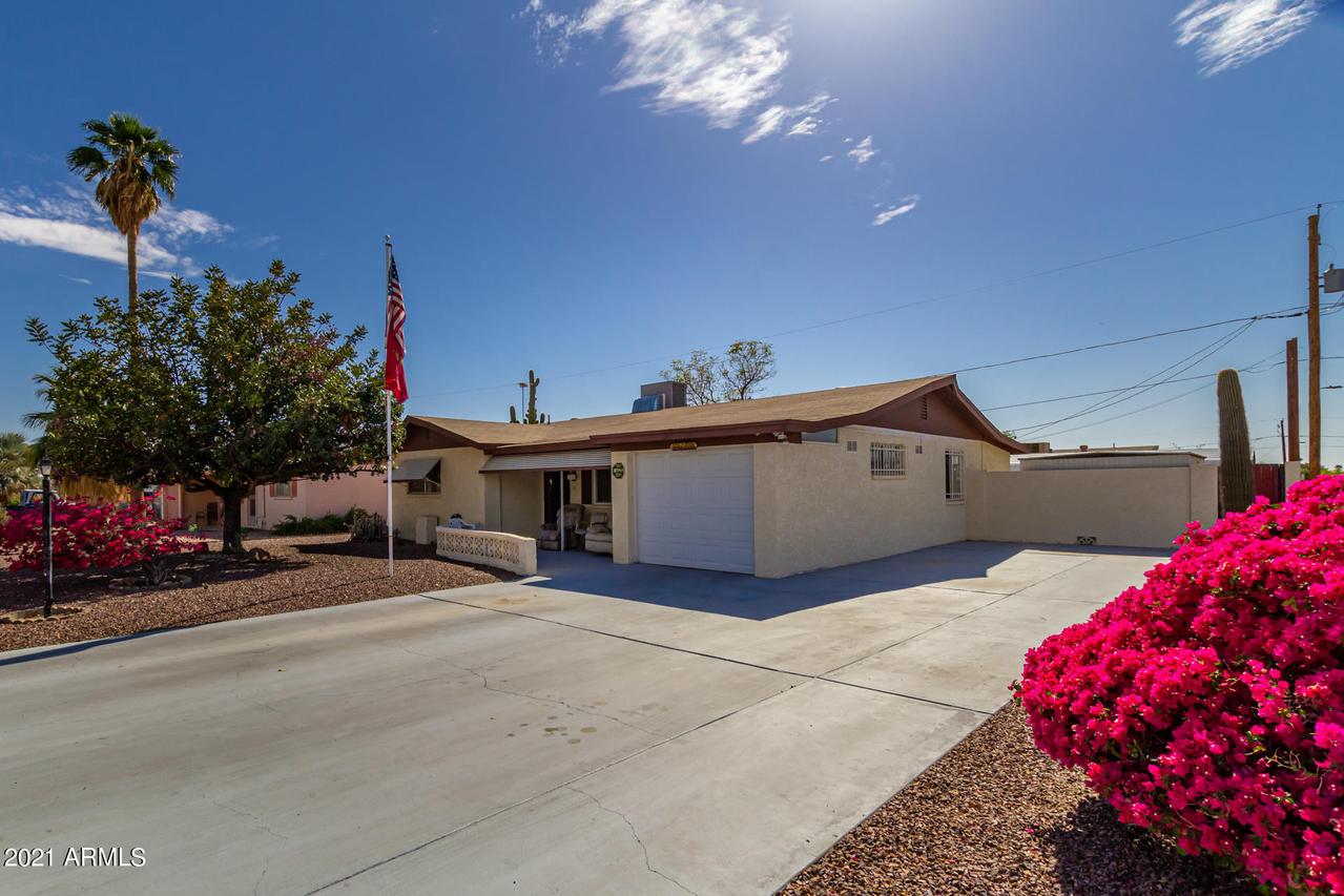 1316 S Grand Dr., Apache Junction, AZ 85120