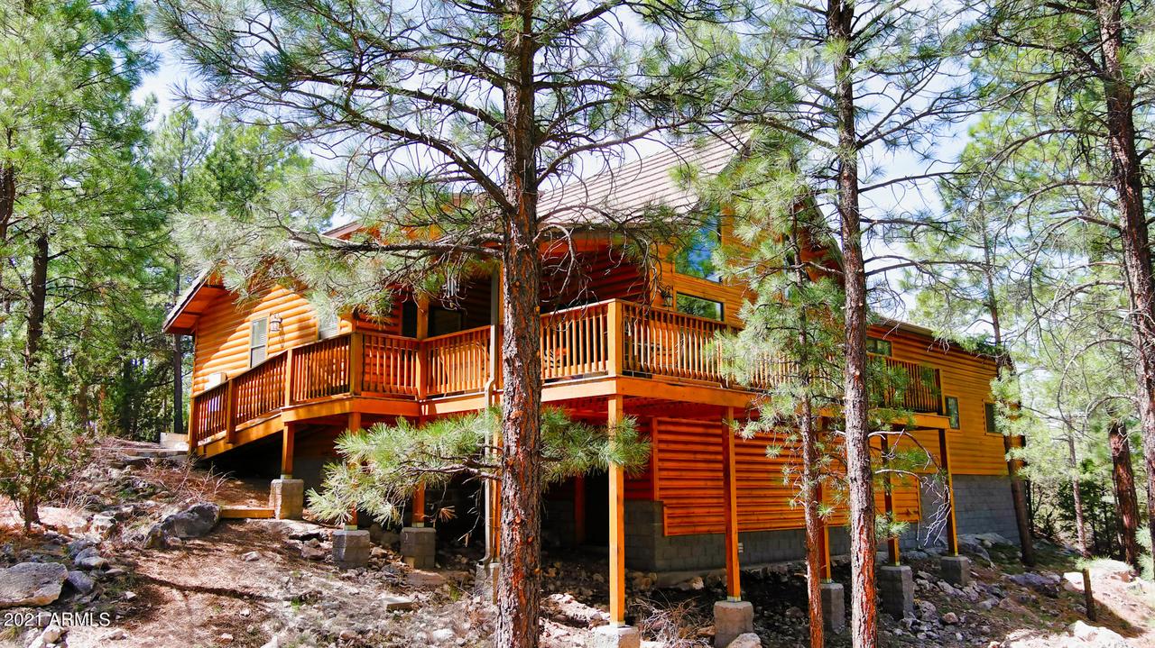 2800 N Skyhawk Dr., Overgaard, AZ 85933