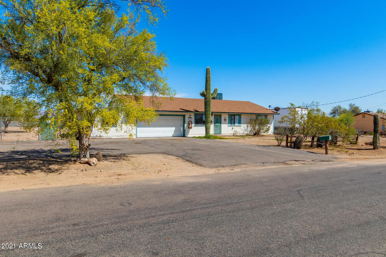 525 N 101st Pl., Mesa, AZ 85207