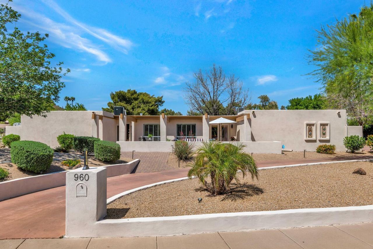 960 W Moon Valley Dr., Phoenix, AZ 85023