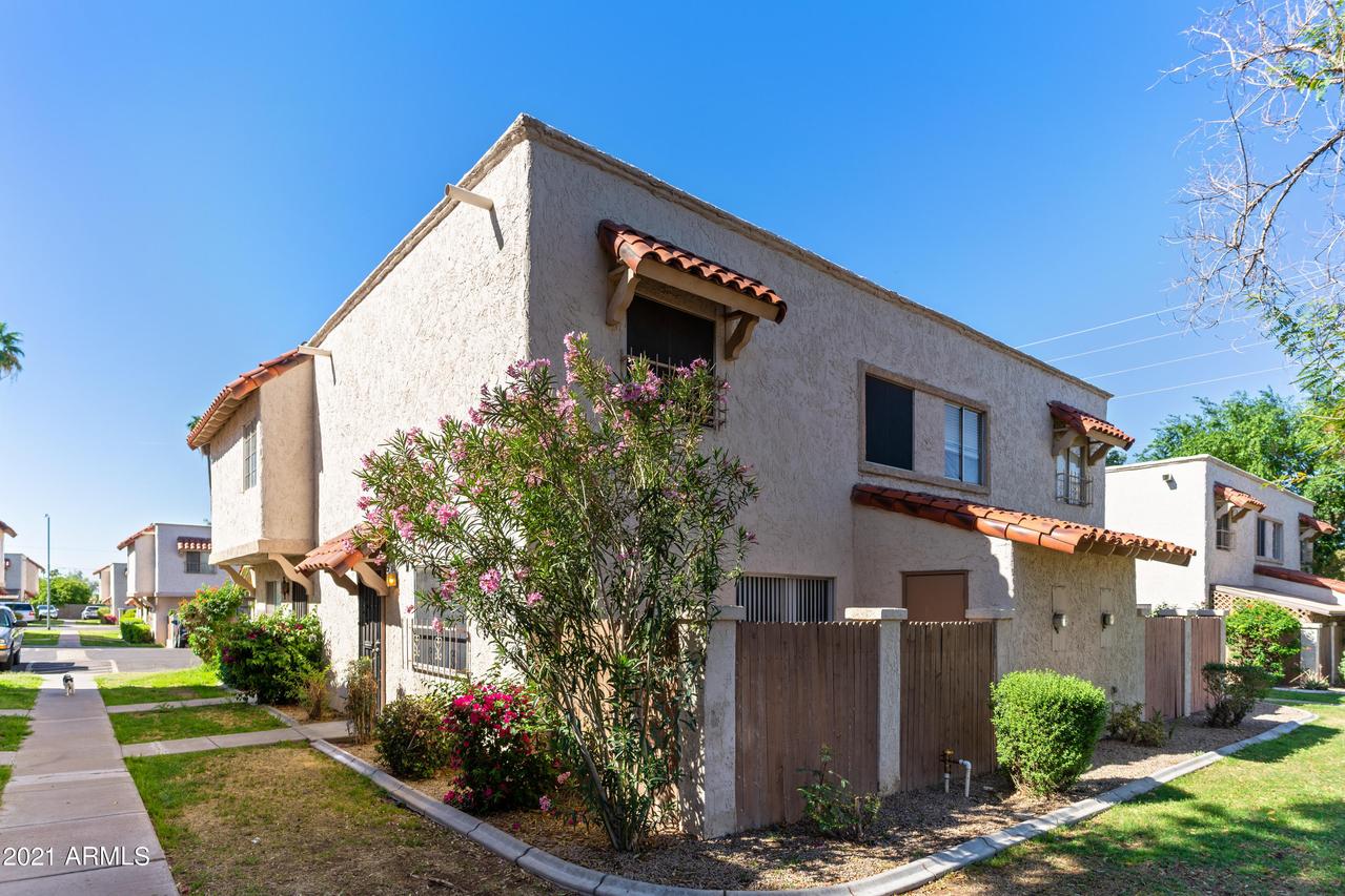 1215 E Townley Ave., Phoenix, AZ 85020