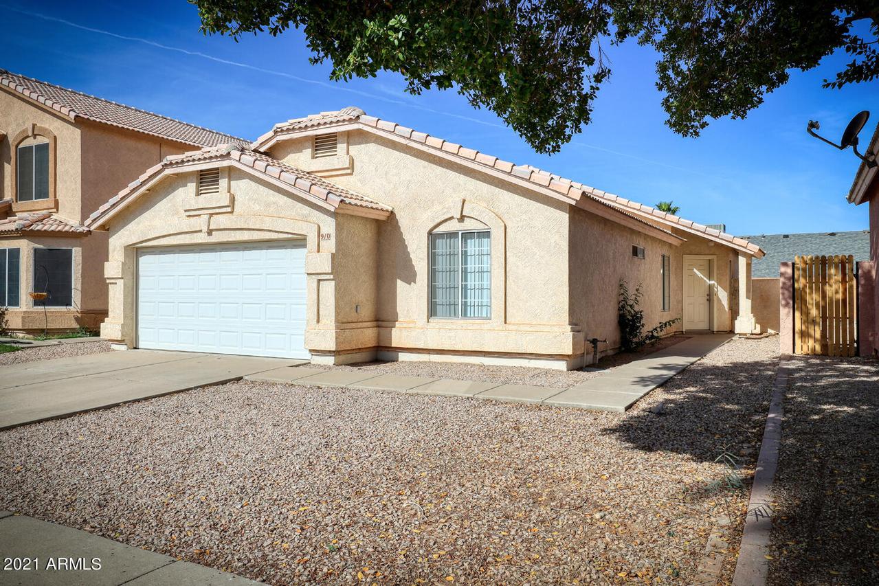 910 N Swan Dr., Gilbert, AZ 85234