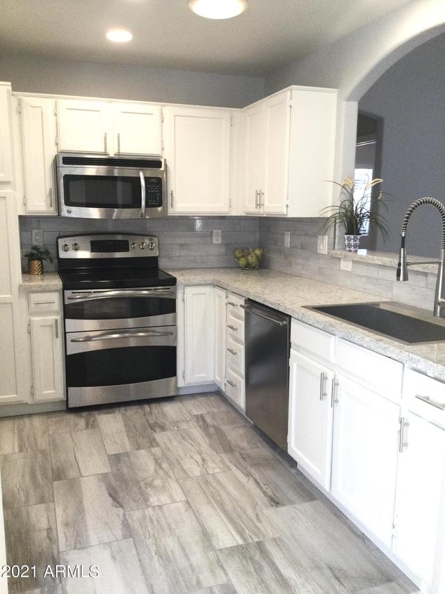 11223 N 60th Dr., Glendale, AZ 85304