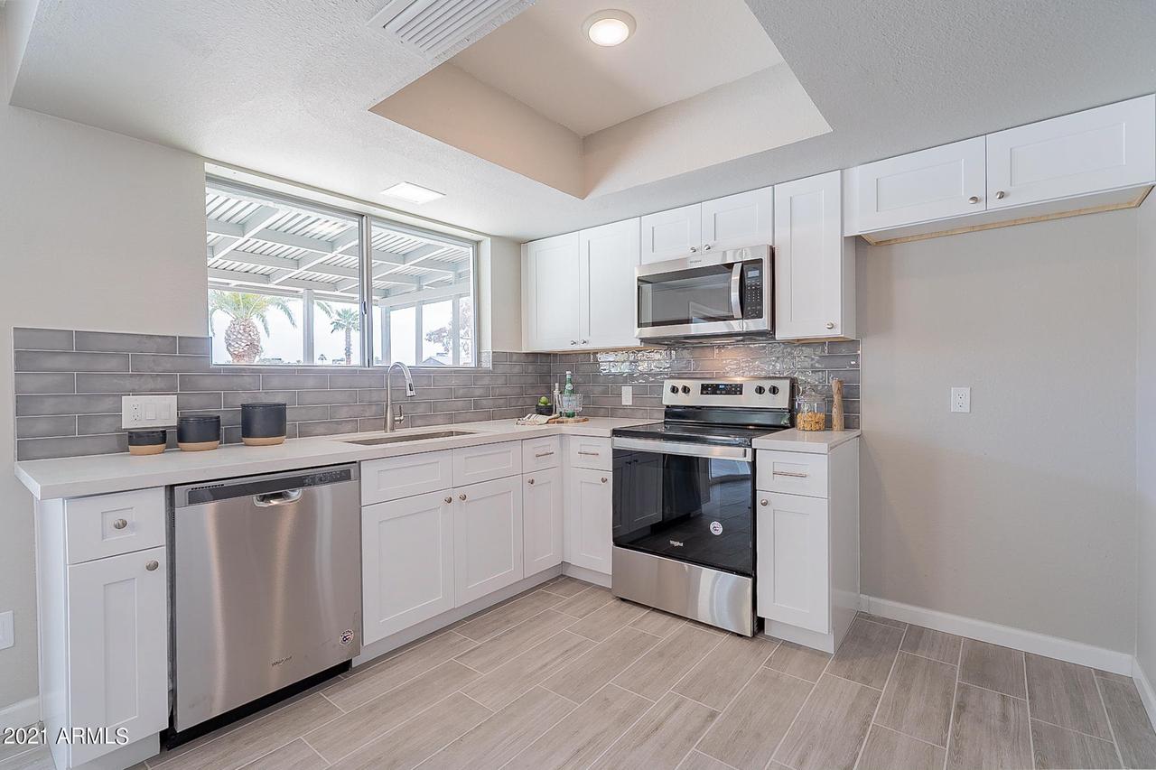 12401 N Columbine Dr., Phoenix, AZ 85029