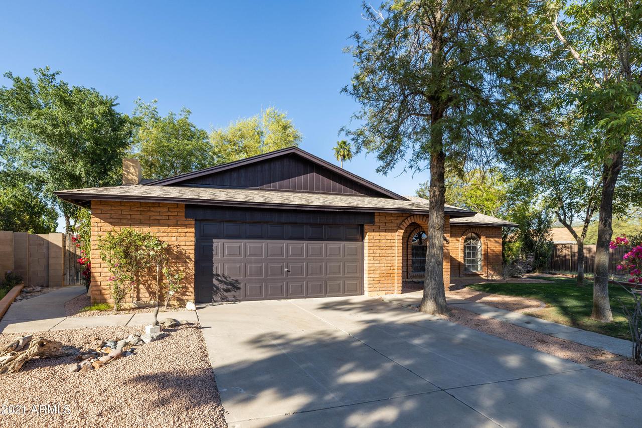 3135 S Davis Cir., Mesa, AZ 85210