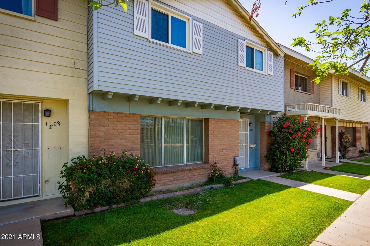 1307 N 44th St., Phoenix, AZ 85008