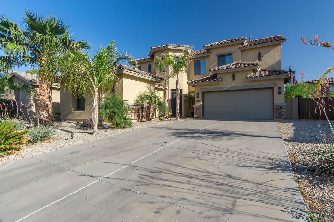 253 W Hawk Way, Chandler, AZ 85286