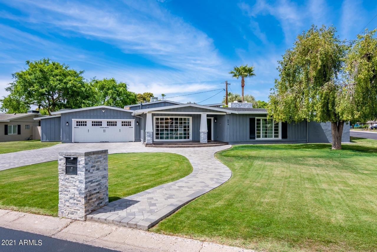 304 W Orangewood Ave., Phoenix, AZ 85021