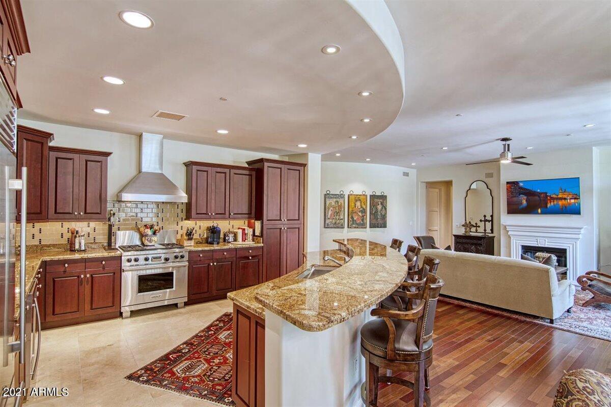 8 Biltmore Estate #115, Phoenix, AZ 85016