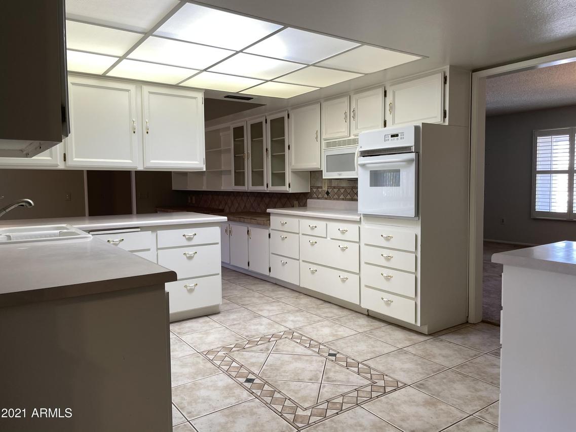 17218 N Lindgren Ave., Sun City, AZ 85373