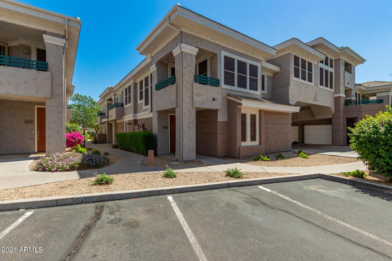 15221 N Clubgate Dr. #2052, Scottsdale, AZ 85254