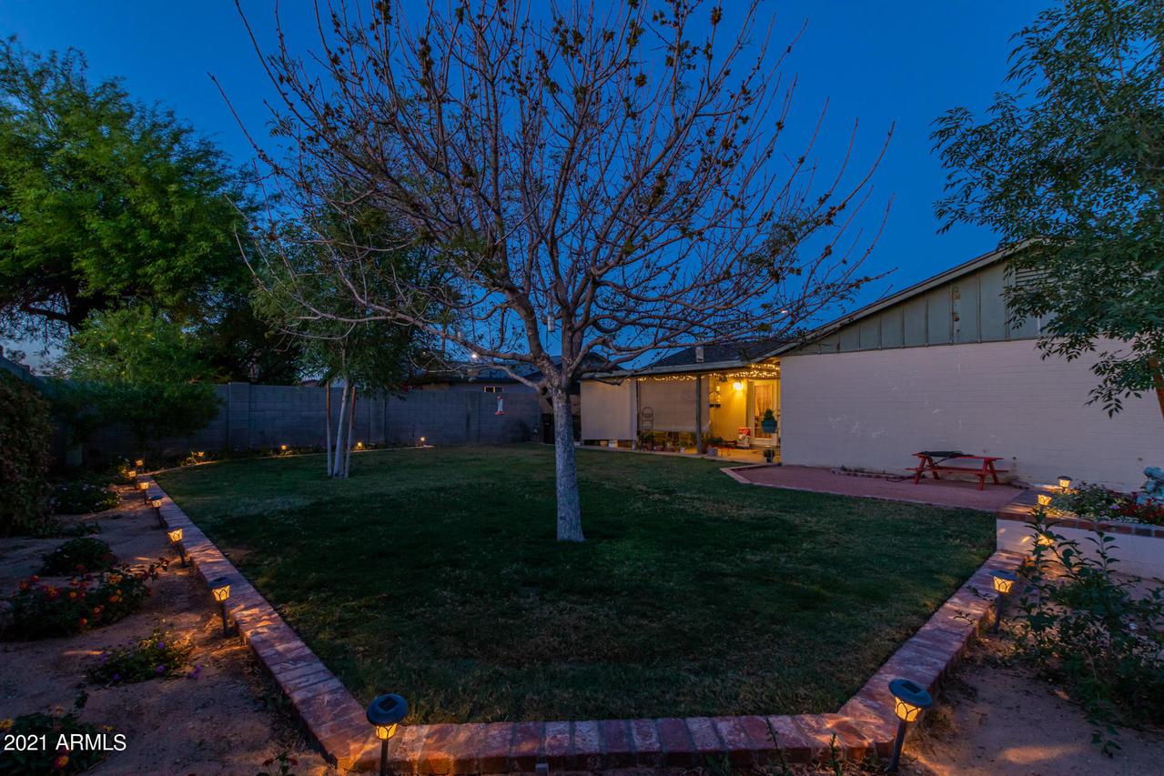 10118 N 73rd Ave., Peoria, AZ 85345