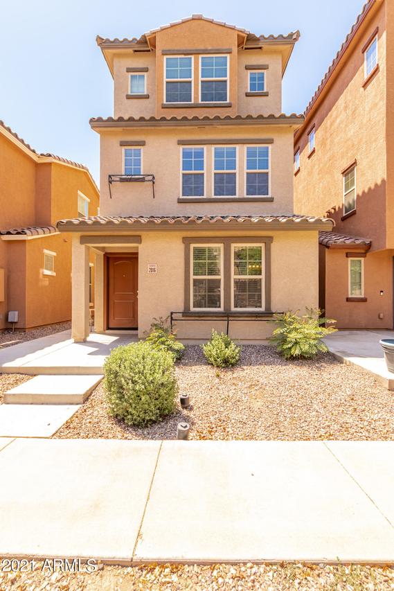 2016 N 77th Ln., Phoenix, AZ 85035