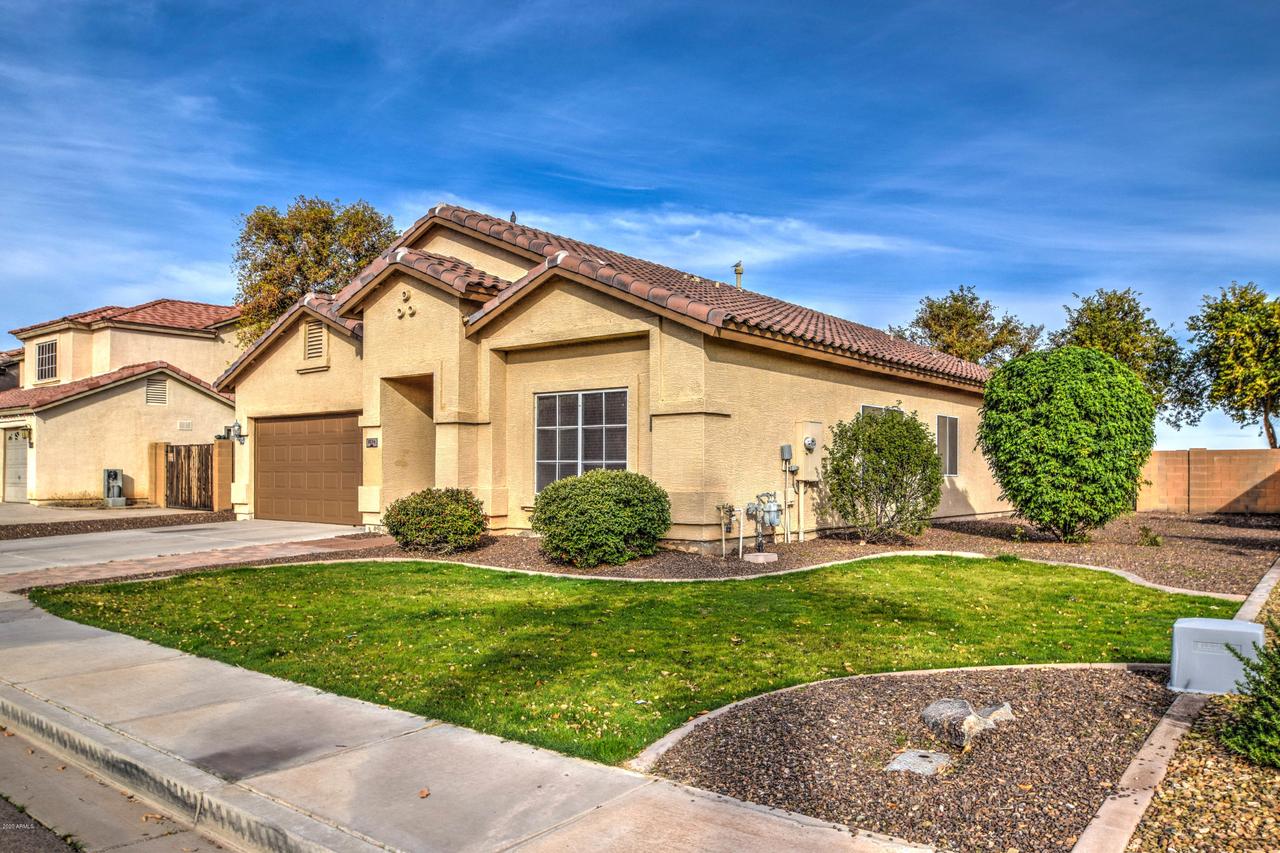 1034 E Rosebud Dr., San Tan Valley, AZ 85143