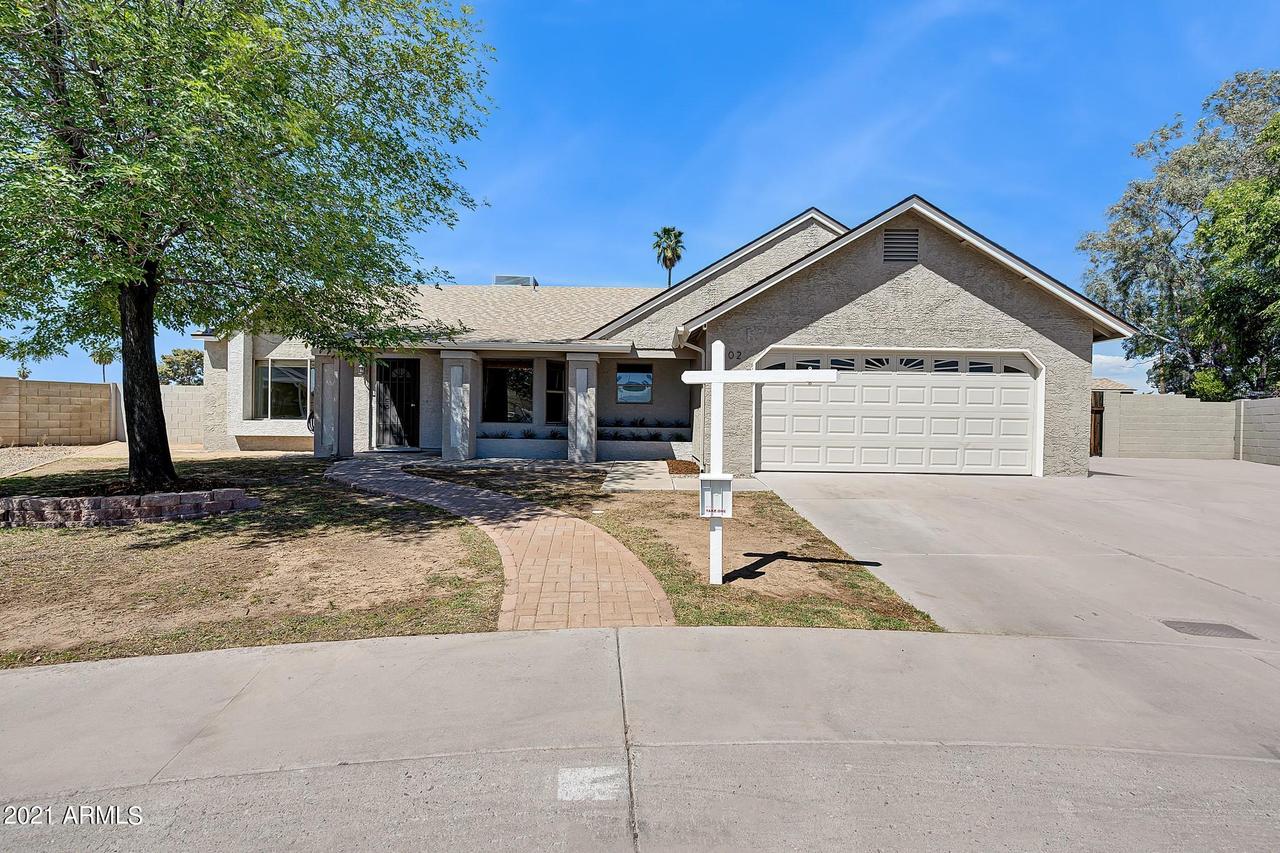 902 E Kerry Ln., Phoenix, AZ 85024