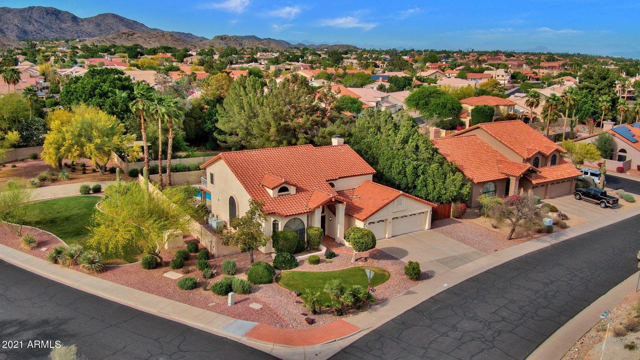 3320 E Rocky Slope Dr., Phoenix, AZ 85044