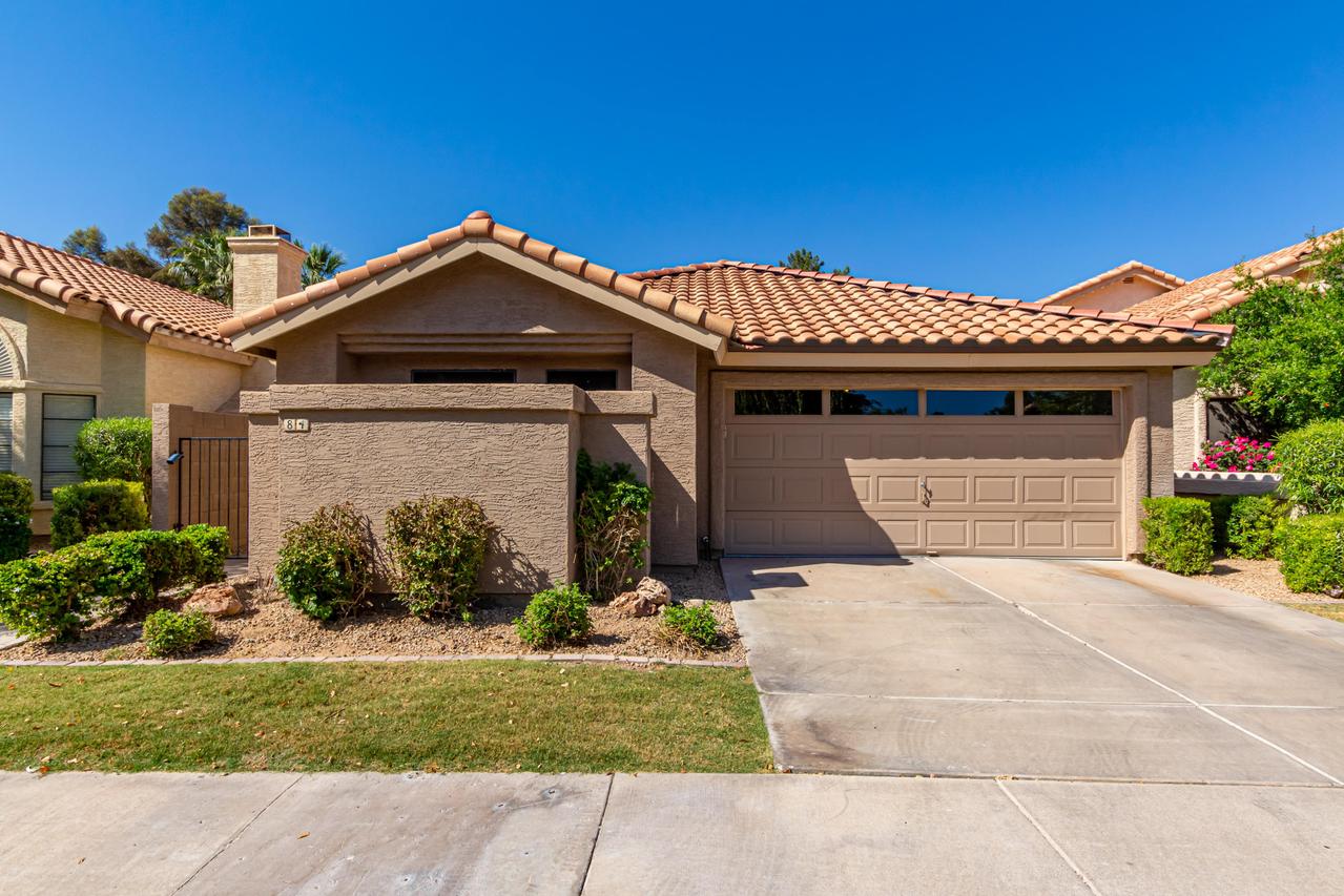84 E Calle De Arcos, Tempe, AZ 85284