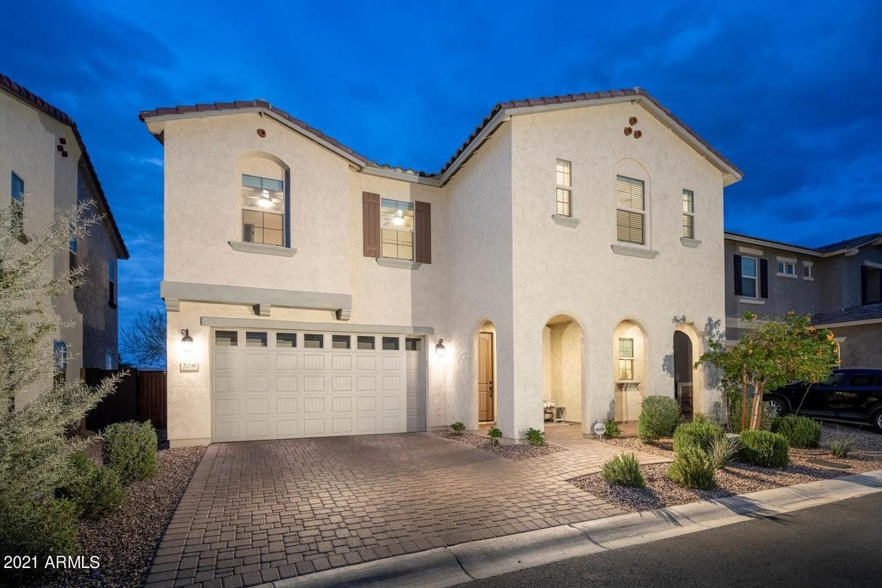208 E Brinley Dr., Tempe, AZ 85288