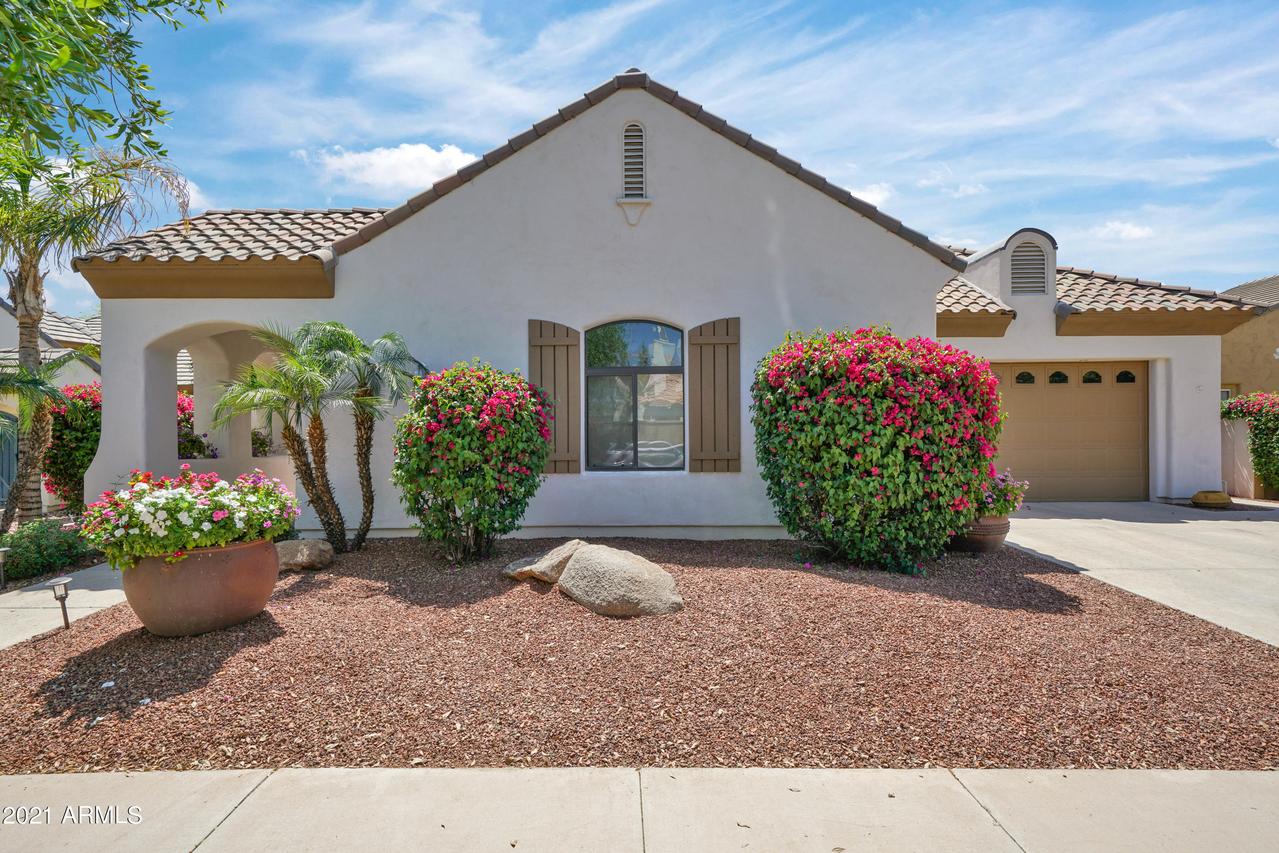 945 W Sycamore Ln., Litchfield Park, AZ 85340