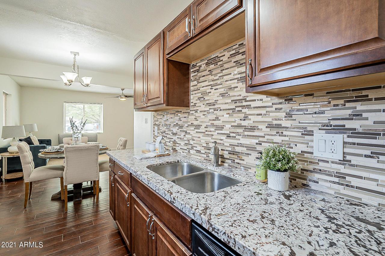 382 E Whitton Ave., Phoenix, AZ 85012