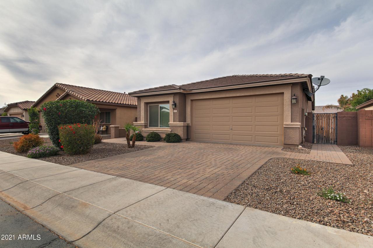 1474 W Apricot Ave., San Tan Valley, AZ 85144