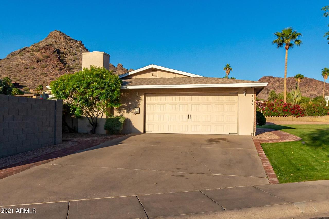 2230 E Lincoln Dr., Phoenix, AZ 85016