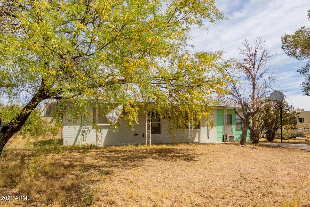 372 Peretz Cir., Morristown, AZ 85342