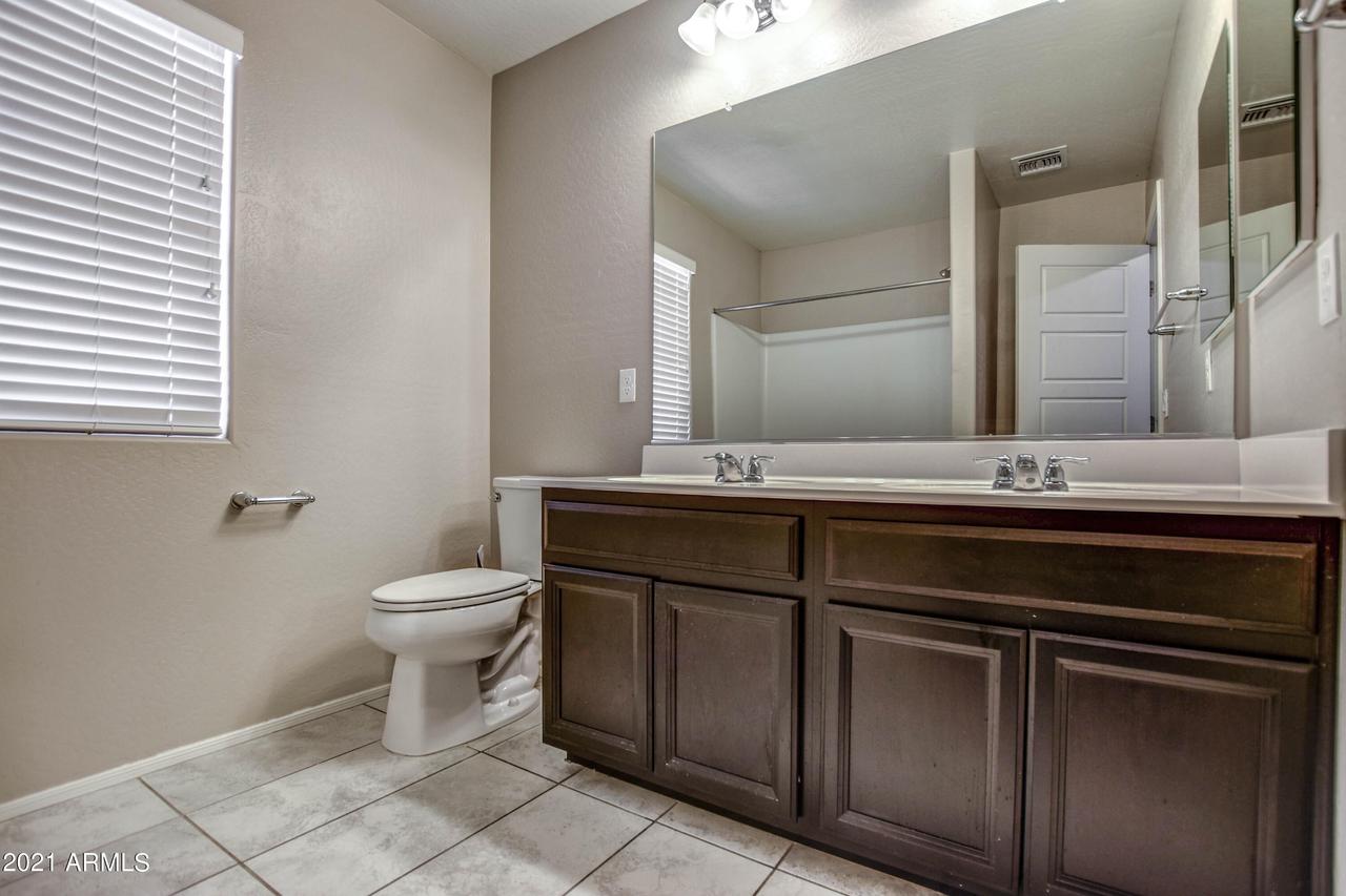 215 E Roadrunner Dr., Chandler, AZ 85286