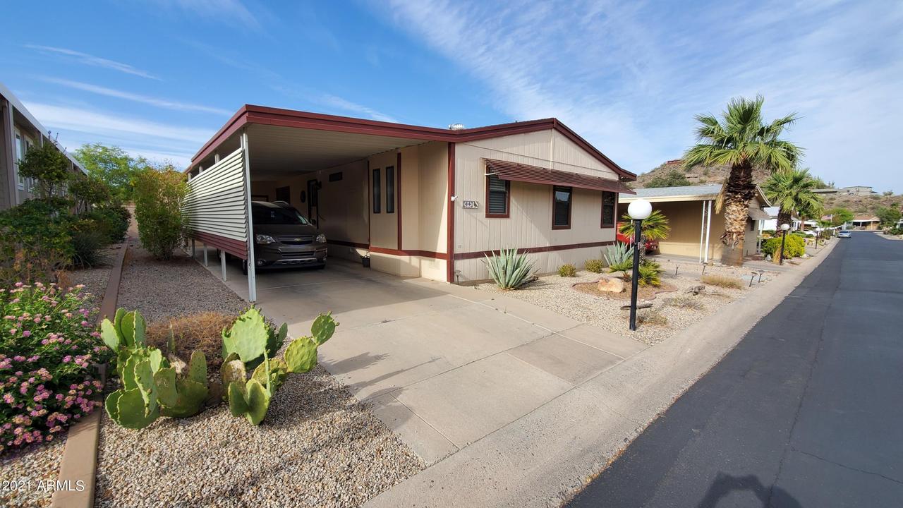 2233 E Behrend Dr. #19, Phoenix, AZ 85024