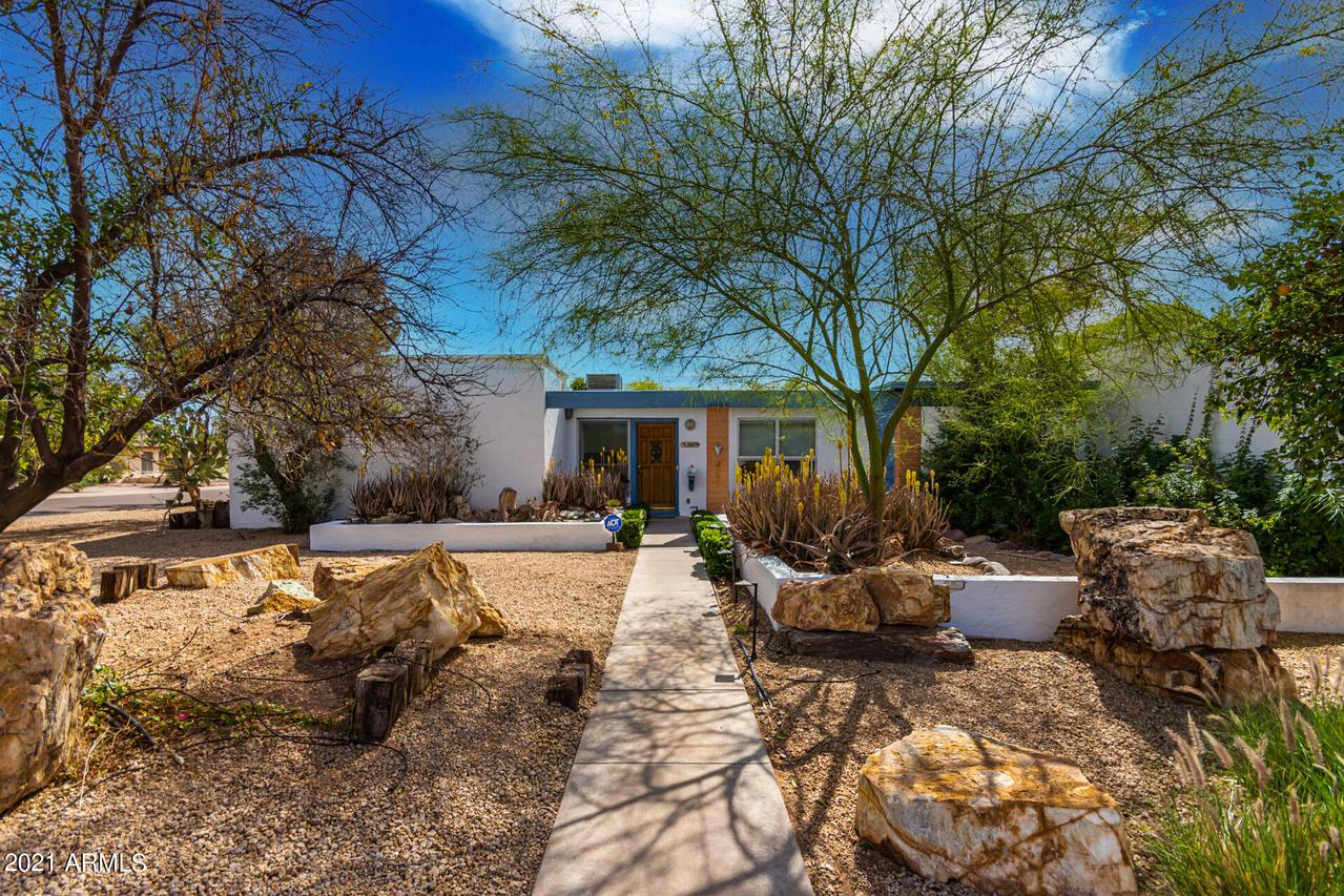 2003 E Loma Vista Dr., Tempe, AZ 85282