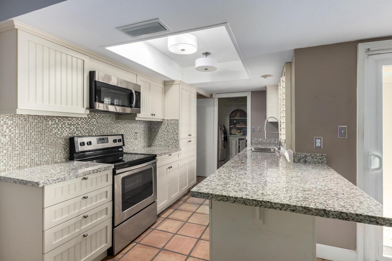 8307 E Indian School Rd., Scottsdale, AZ 85251