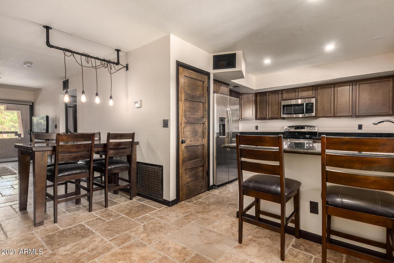 12212 N Paradise Village Pkwy. #408, Phoenix, AZ 85032